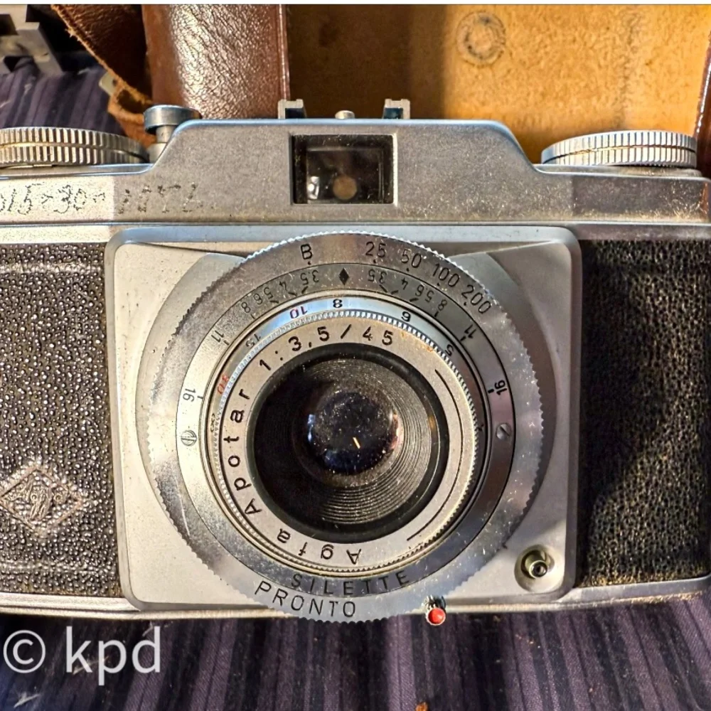 Vintage Camera Pair – Yashica Lynx-5000E + Agfa Silette Pronto w/ Cases